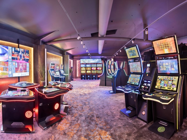 Spielautomaten_Panorama Showroom