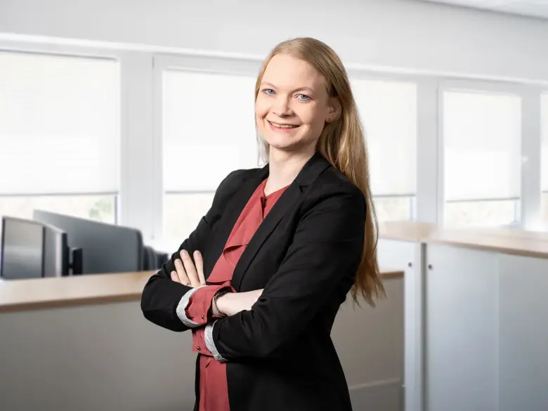 merkur-group-career-hr-contact-working-students-internships-theses-portrait-office