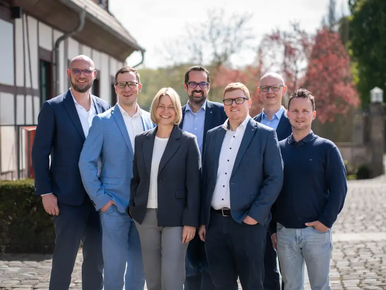 merkur-group-career-hr-contacts-header
