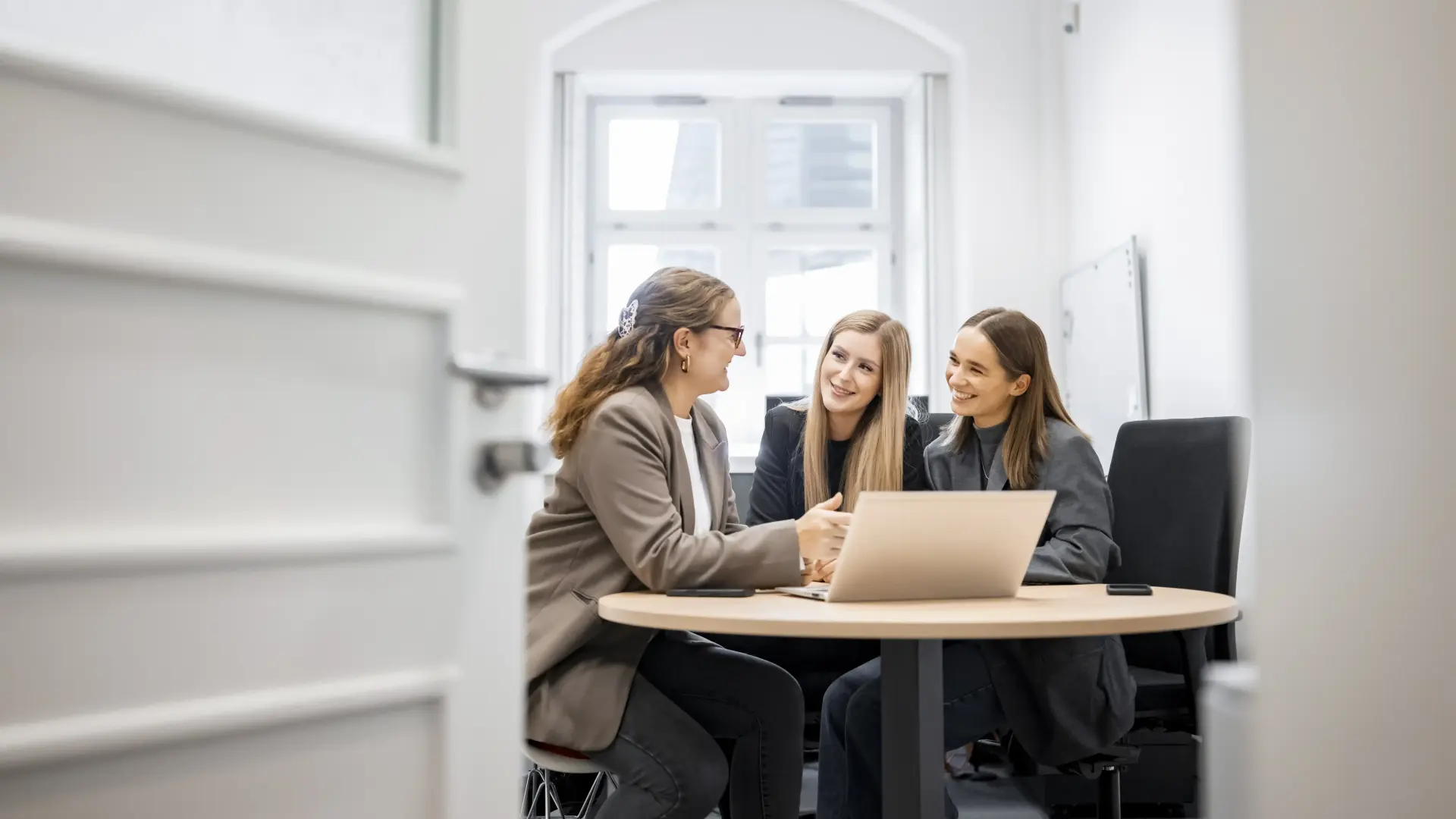 merkur-group-careers-benefits-development-to-personal-development-teaser