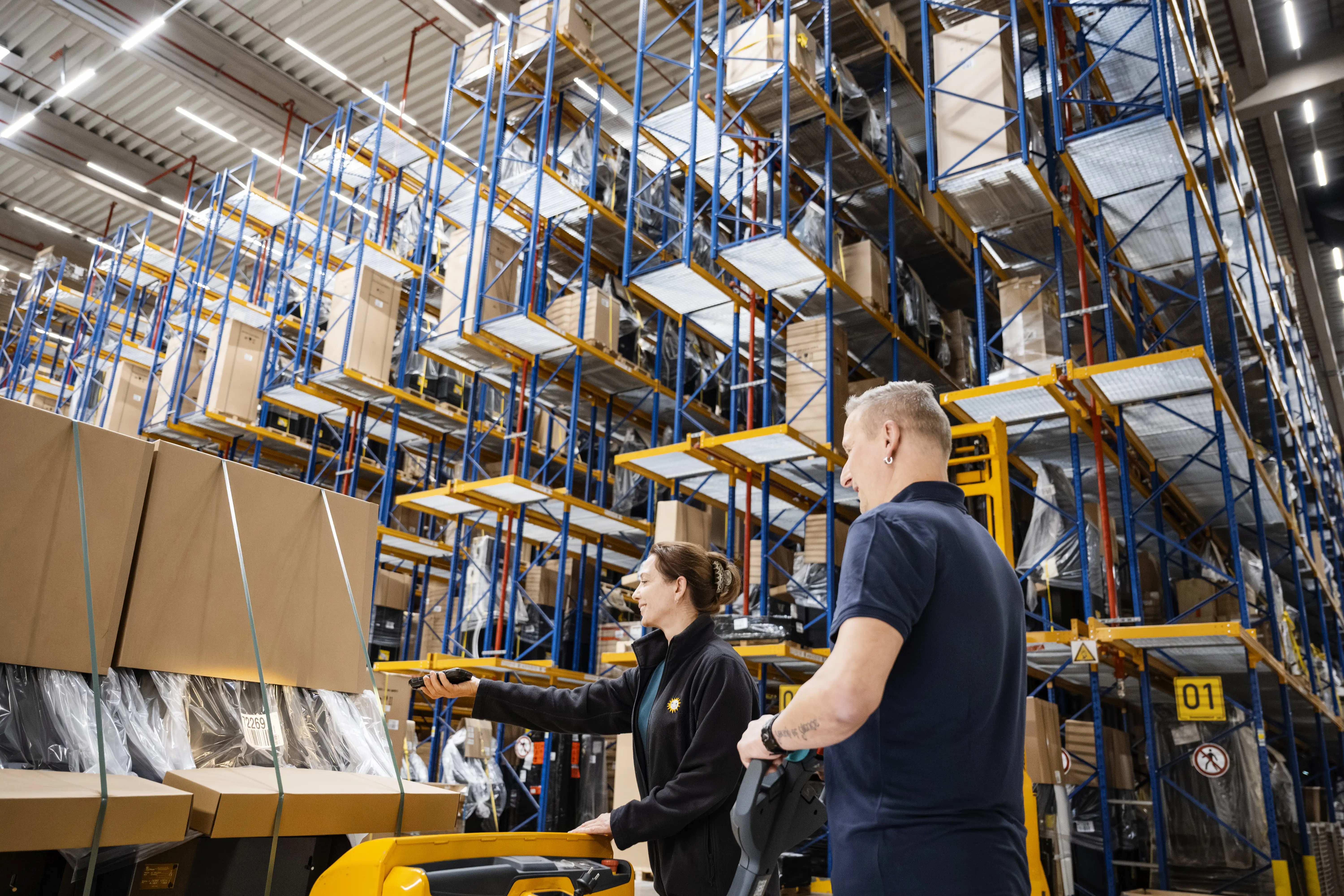 merkur-group-careers-professionals-entry-experienced-logistics-teaser
