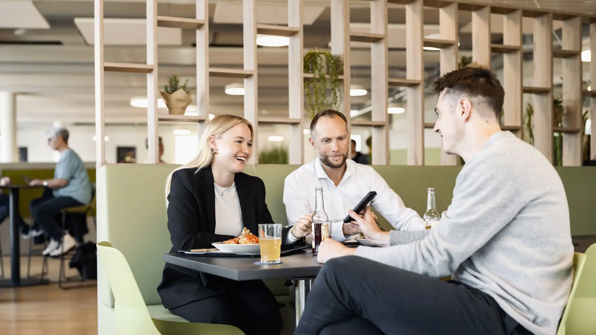 merkur-group-careers-professionals-entry-experienced-to-benefits-development-teaser