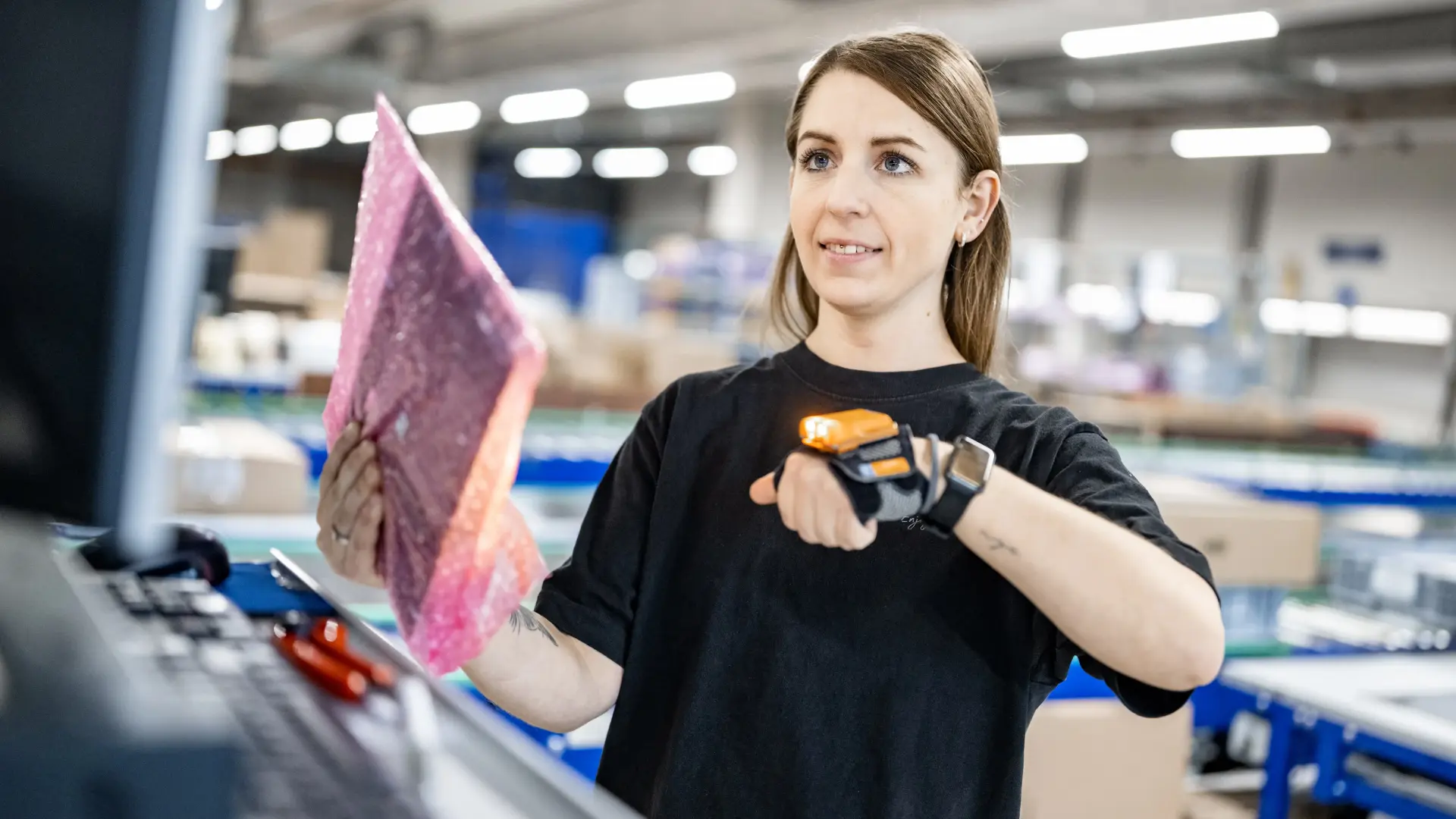 merkur-group-careers-logistics-target-group-working-student