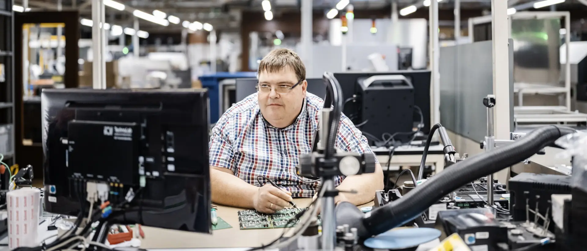 merkur-group-careers-production-circuit-board-testing