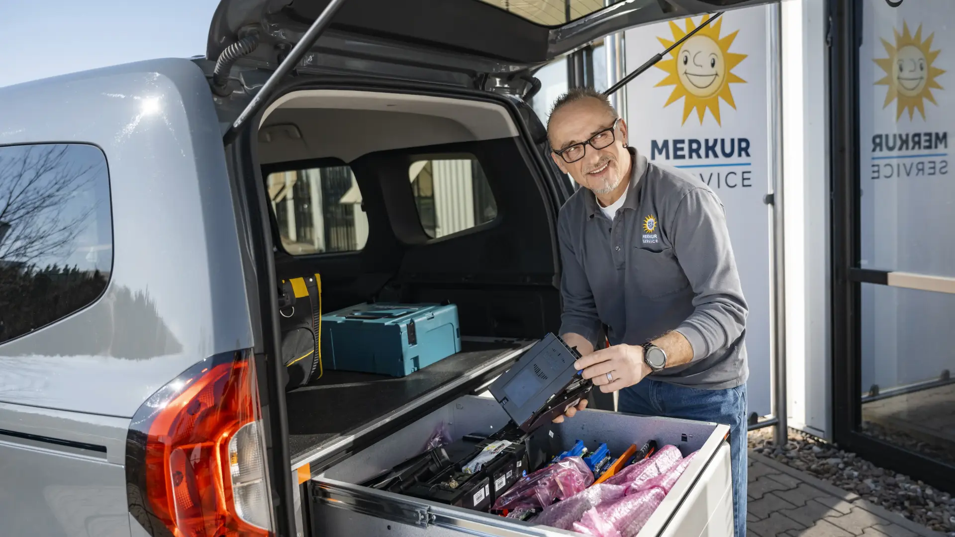 merkur-group-careers-service-engineering-sales-target-group-experienced-professionals