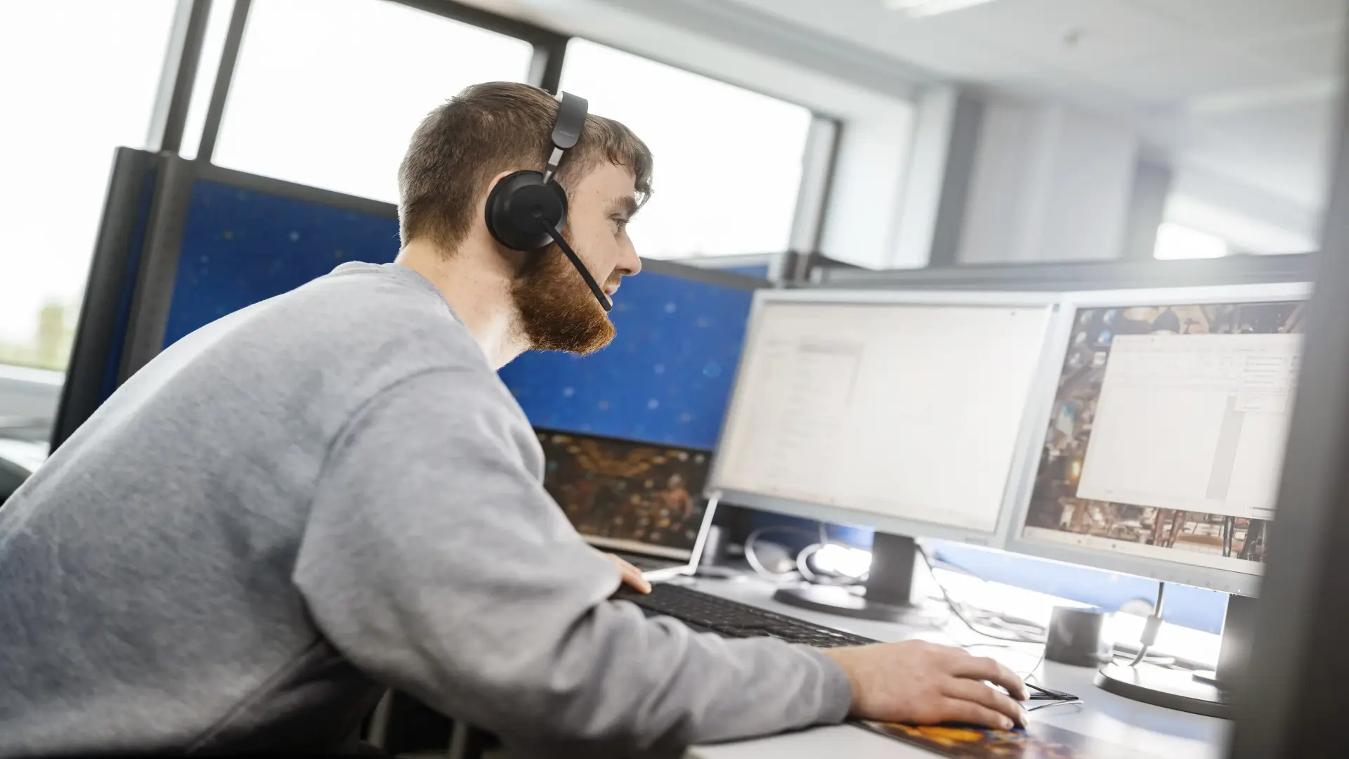 merkur-group-careers-service-engineering-sales-target-group-working-students