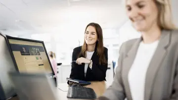 merkur-group-careers-corporate-functions-gallery-office-teamwork