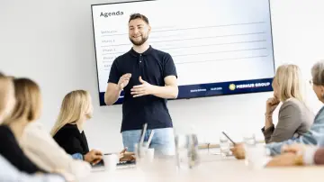 merkur-group-careers-headquarters-gallery-presentation-meeting