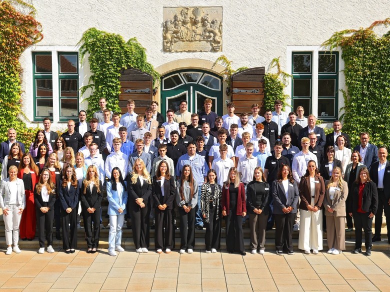 merkur-group-careers-apprenticeship-dual-study-apprentice-blog-onboarding-2025-teaser