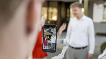merkur-group-careers-apprenticeship-gallery-content-social-media-team