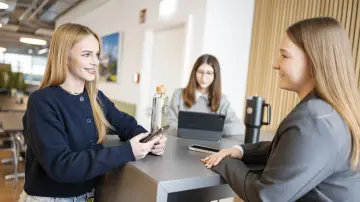 merkur-group-careers-apprenticeship-gallery-team-exchange