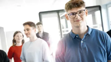 merkur-group-careers-students-group-building