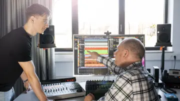 merkur-group-careers-internship-audio-software-computer