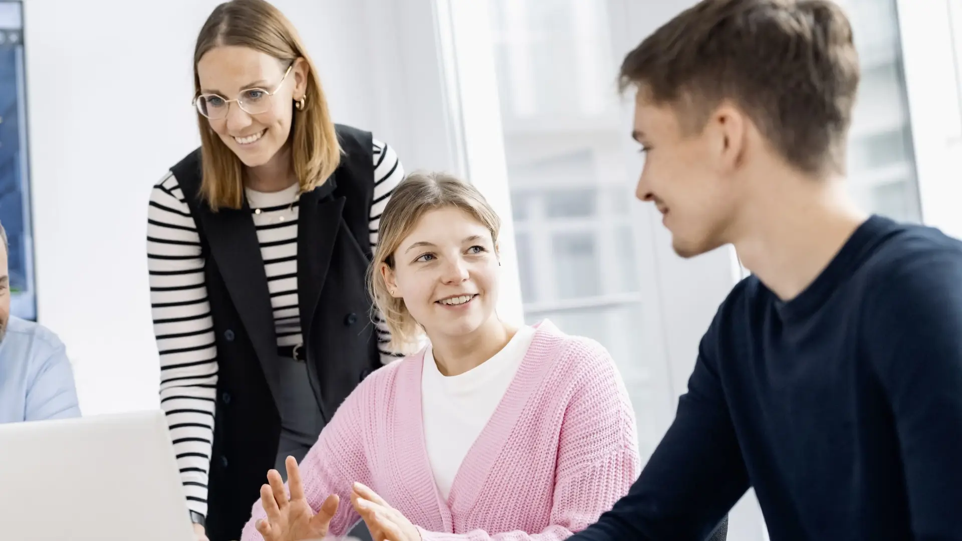 merkur-group-careers-internship-to-working-students-teaser