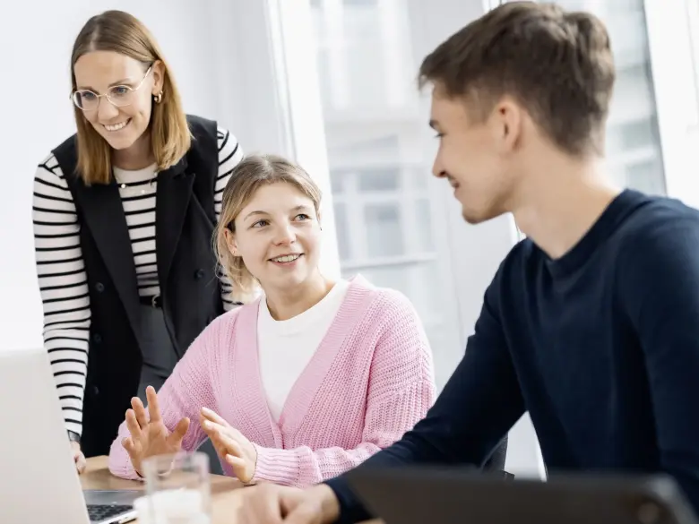 merkur-group-careers-working-students-header