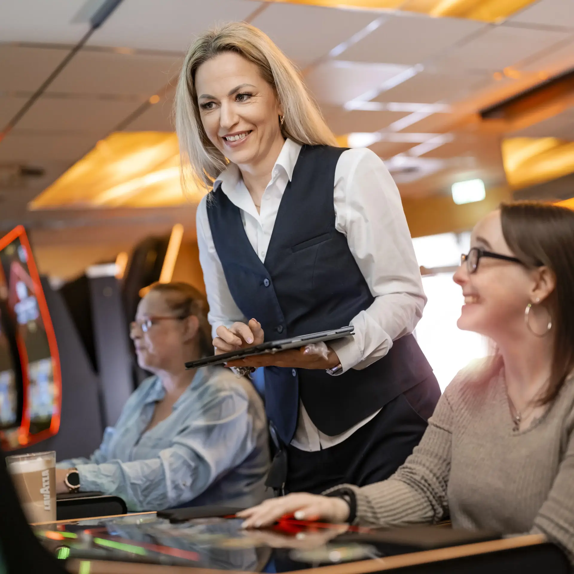 merkur-group-karriere-stellenanzeige-filiale-spielbetrieb-bildC