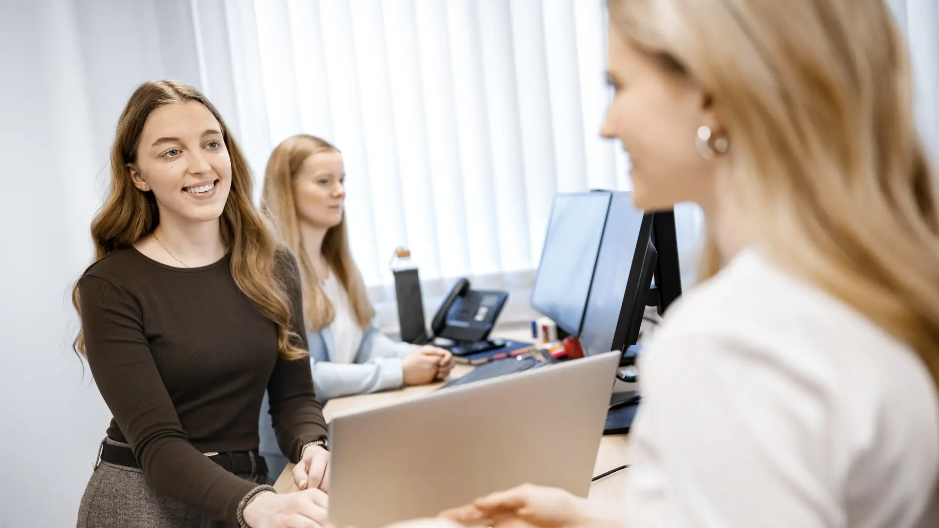 merkur-group-career-jobposting-initiative-working-student-bildA