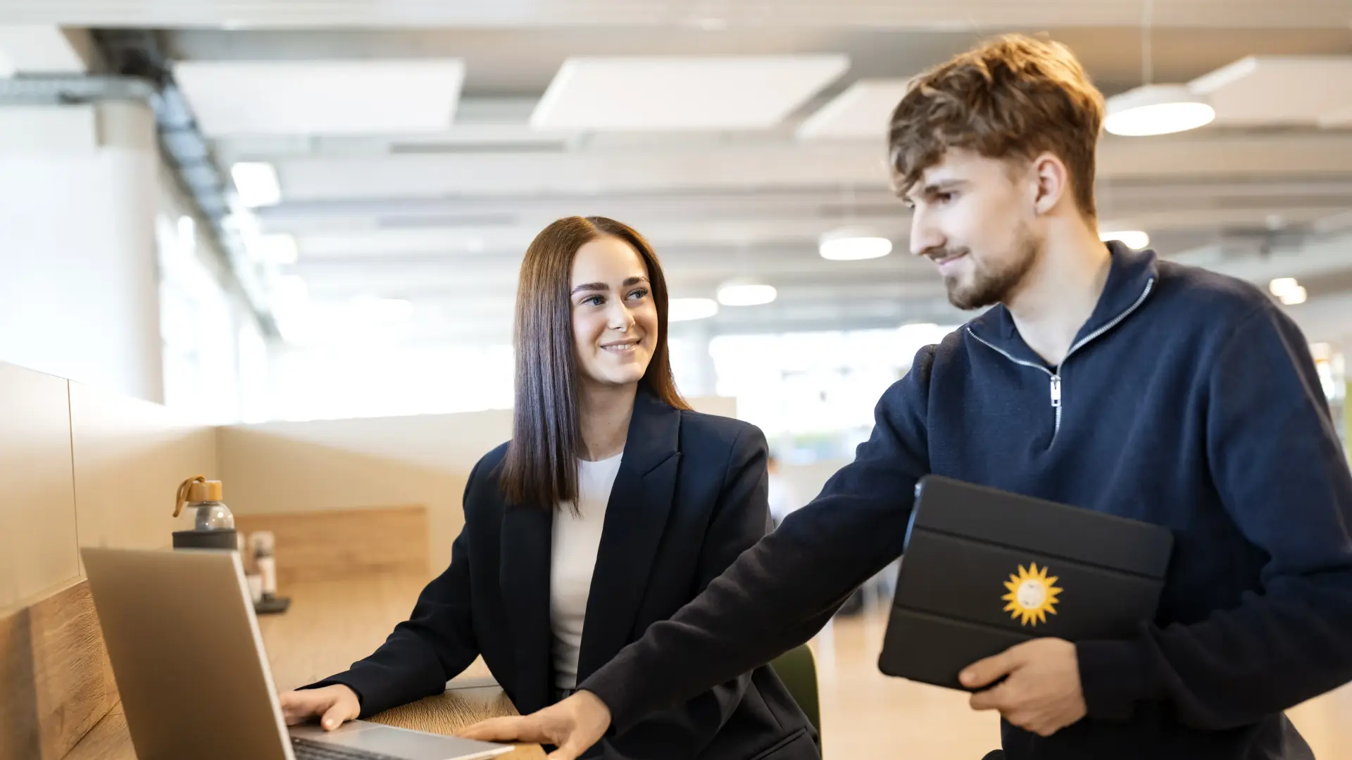 merkur-group-karriere-stellenanzeige-werkstudentenjob-praktikum-bildD