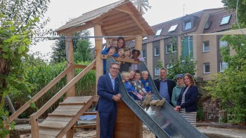 Pressefoto_Spendenübergabe Paul und Karin Gauselmann-Stiftung_Volksbank Lübbecke_