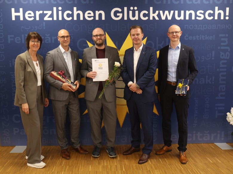 Pressebild_ ibF-Abschluss Merkur Group (2)