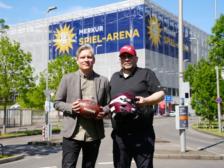 Pressefoto_Partnerschaft Merkur Group x Rhein Fire