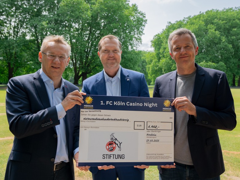 Pressefoto_Merkur Spielbanken_Scheckübergabe_1. FC Kön
