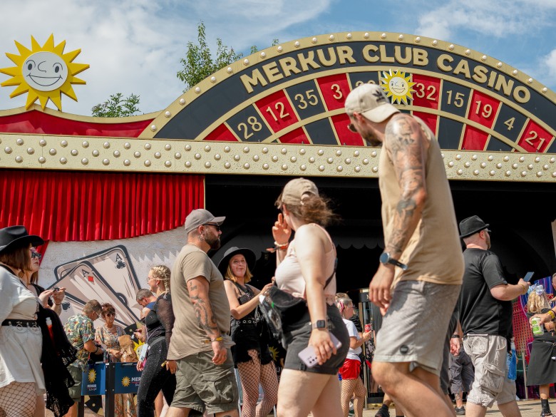 Pressebild Merkur Group_Give away_Kondome_Merkur Club Casino (2)
