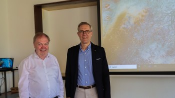 Pressefoto Merkur Group_Beamerspende_Paul und Karin Gauselmann-Stiftung_Preußisch Ströhen