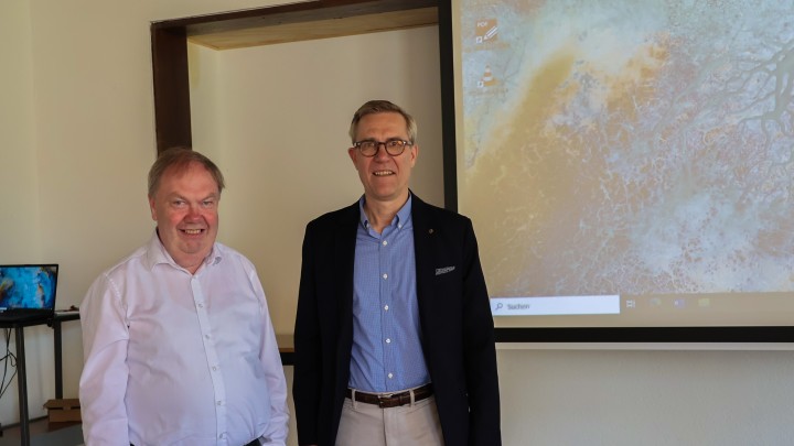 Neuer Beamer für das Gemeindehaus