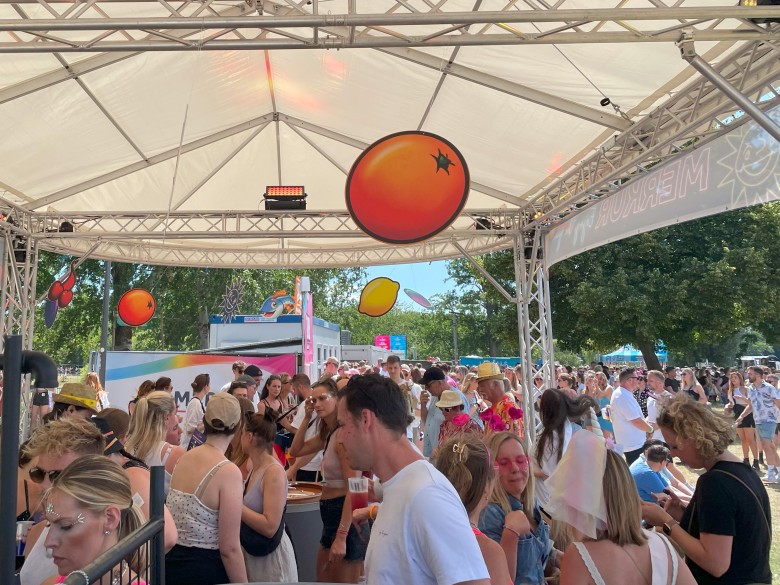 Pressefoto Merkur Group_Rainbow Festival (2)