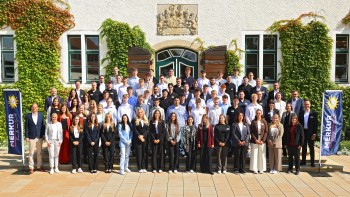 Pressefoto Merkur Group_Auszubildendenstart 2025