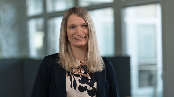 Kathrin Wolter feiert Jubiläum bei der Merkur Group