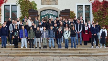 Schüler besuchen Schloss
