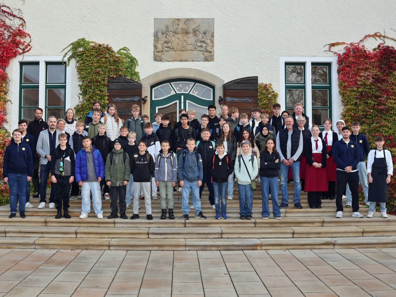 Schüler besuchen Schloss