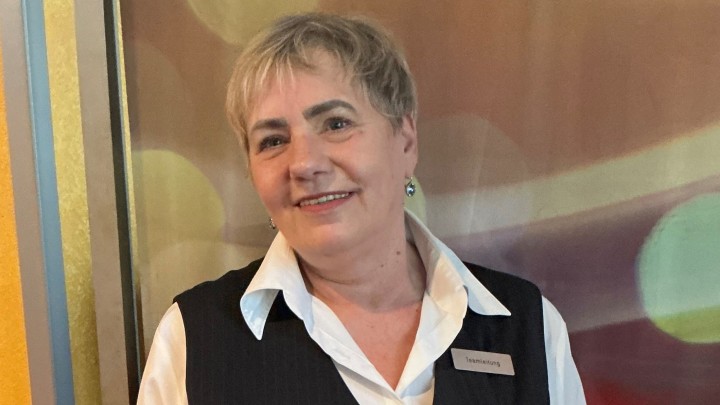 Annette Baur feiert 30-jähriges Jubiläum bei der Merkur Group