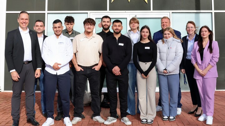 Merkur Group begrüßt neun weitere Azubis