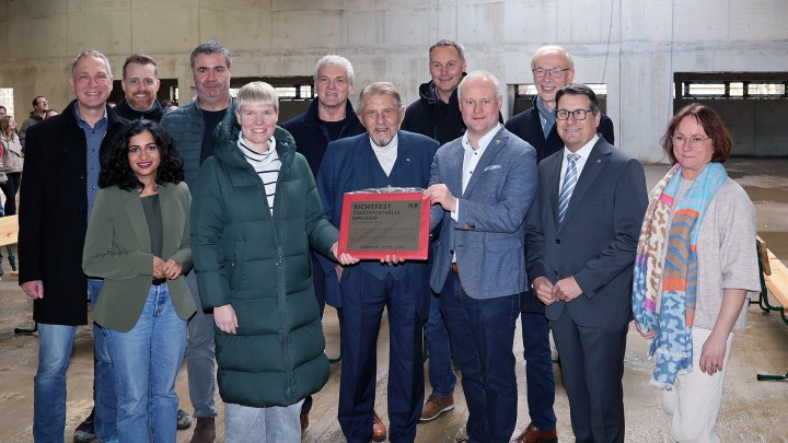 Richtfest der neuen Sporthalle gefeiert