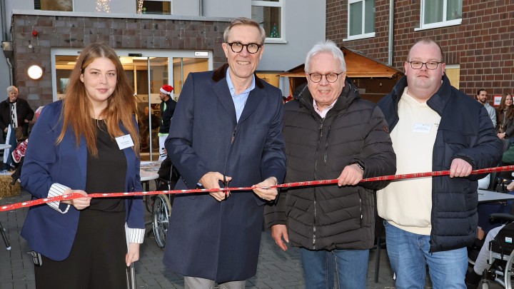 Paul Gauselmann spendet 1.429 Euro für Senioren-Weihnachtsmarkt