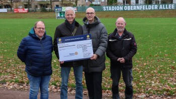 Pressefoto Merkur Group_Spendenübergabe FC Lübbecke_