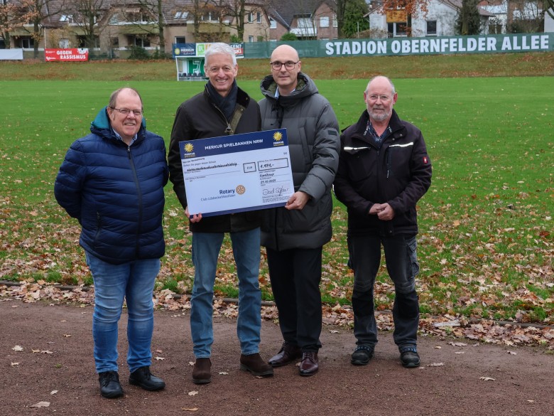 Pressefoto Merkur Group_Spendenübergabe FC Lübbecke_