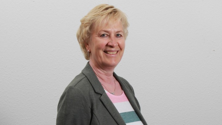 Claudia Dostal-Wilhelm feiert 25-jähriges Jubiläum bei der Merkur Group