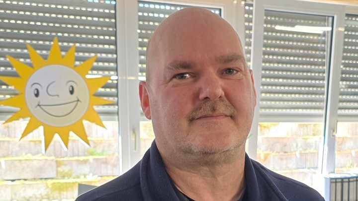 30 Jahre Engagement und Verlässlichkeit: Jürgen Poltrock feiert Arbeitsjubiläum bei der Merkur Group