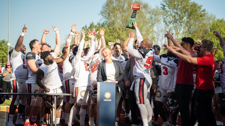 Merkur Group holt Football-Highlight nach Minden