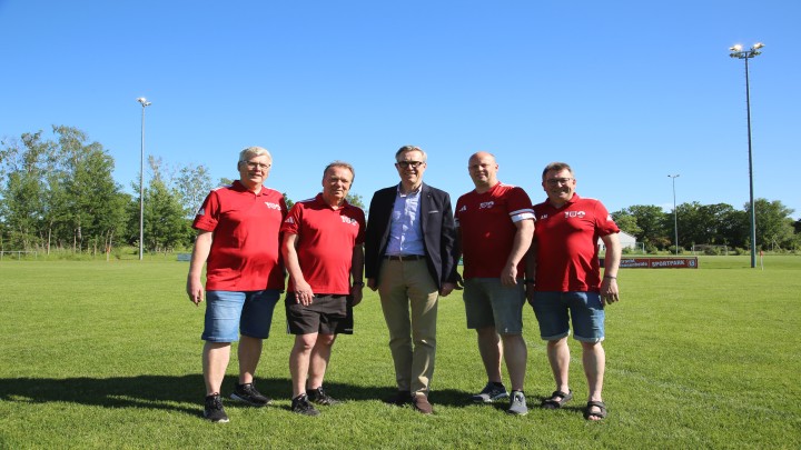 Modernisierte Flutlichtanlage beim TuS Eintracht Tonnenheide