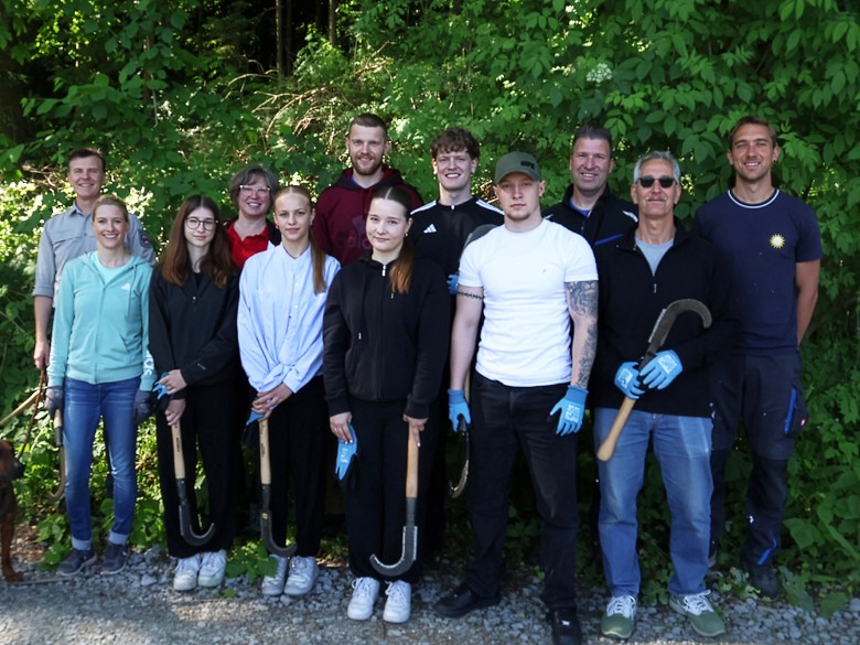 Baumpflegeaktion_MERKUR_GROUP_2026_Gruppenfoto