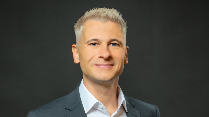 Bastian Scholz kehrt als Head of Public Affairs zur Merkur Group zurück