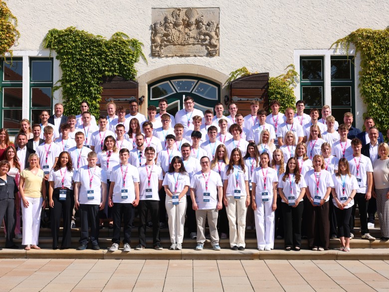 Pressefoto Merkur Group_Start der Ausbildung 2026