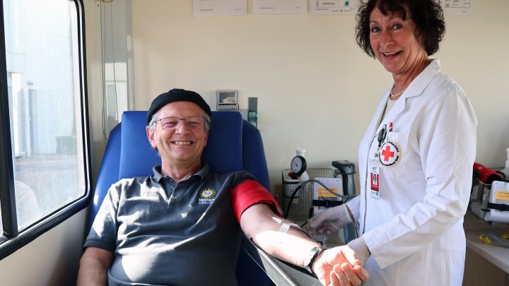 Merkur-Mitarbeiter spenden mehr als 60 Liter Blut