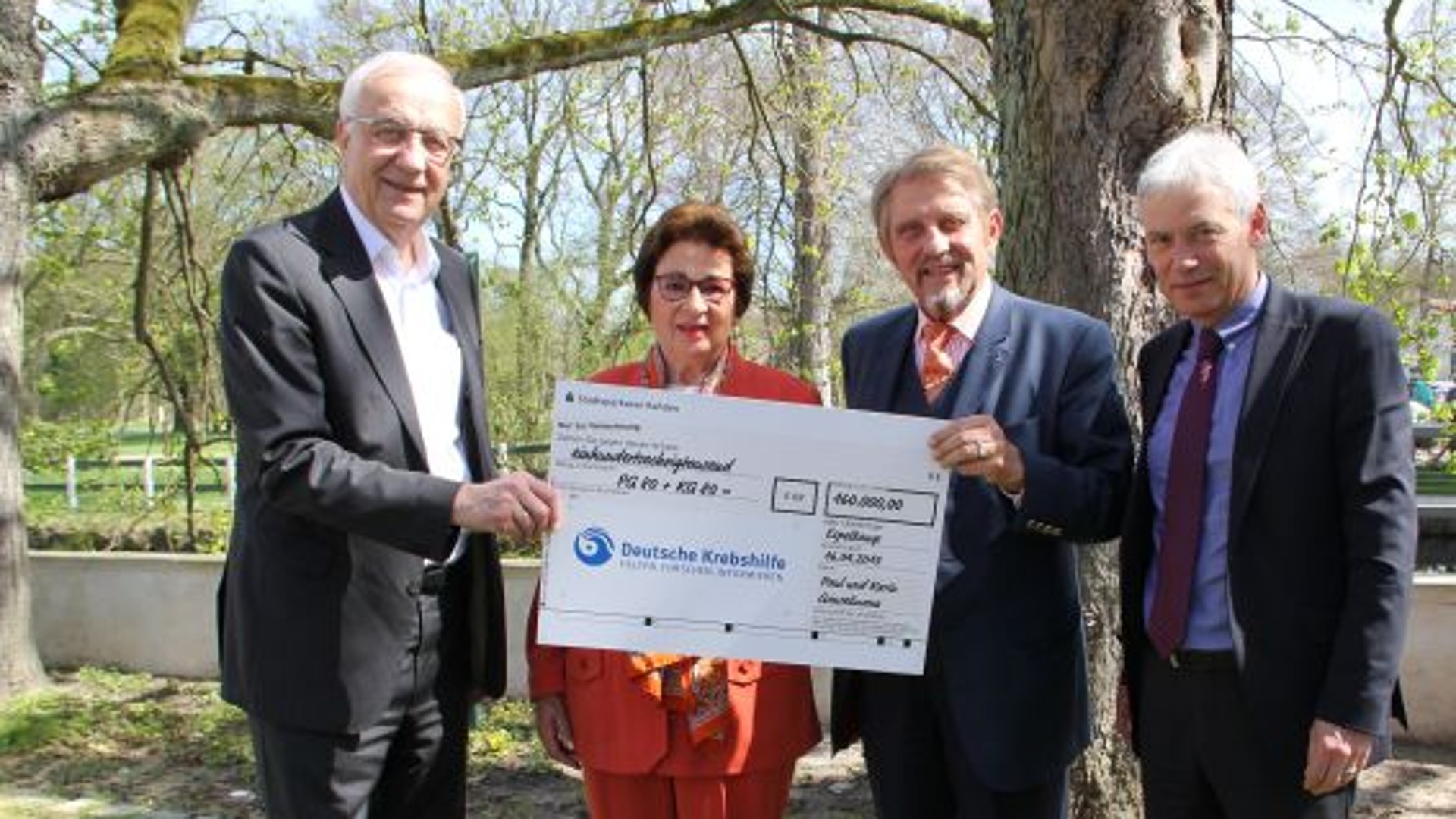 2015-04-17 Spendenscheck über 160.000 EURO für die Deutsche Krebshilfe